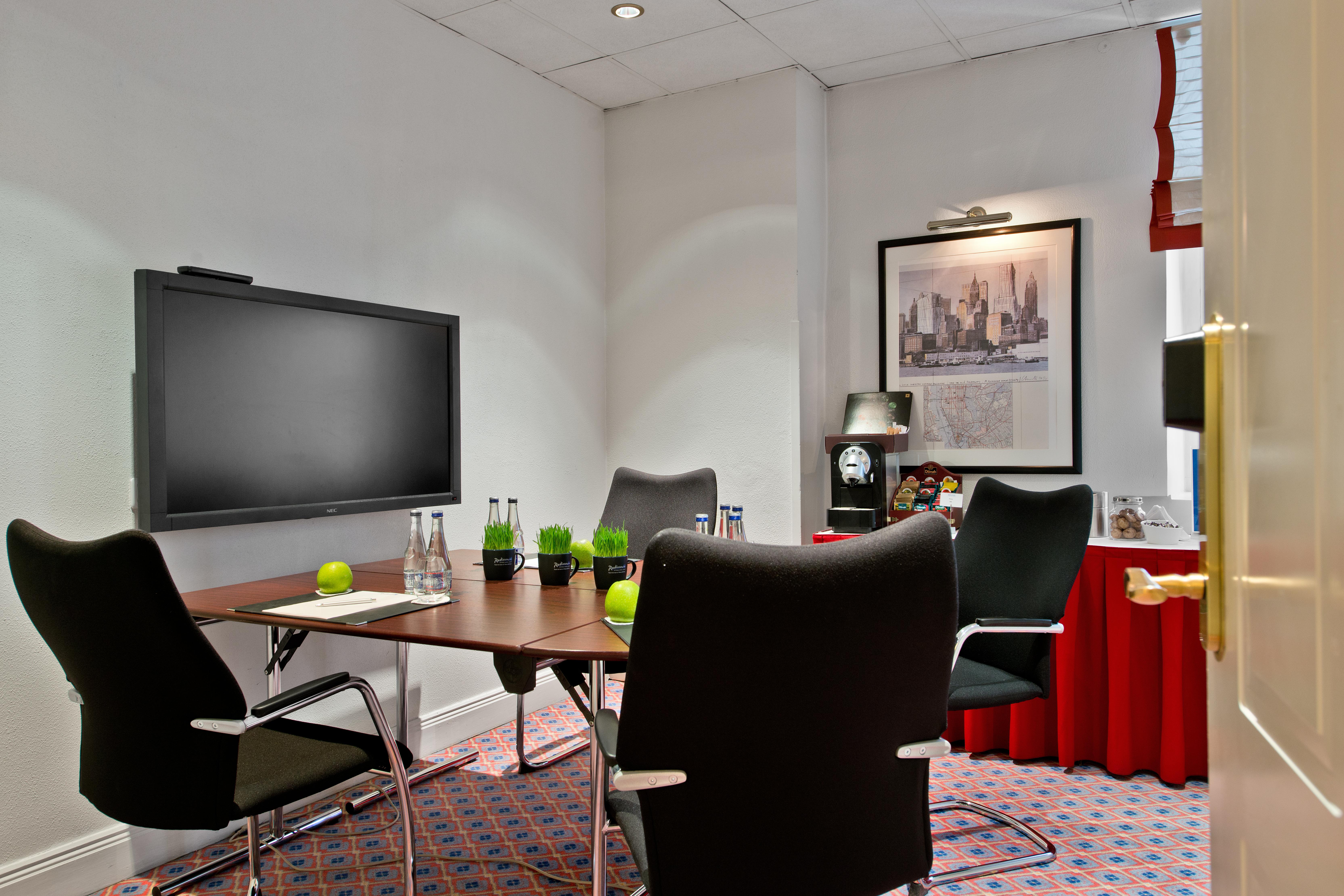 Radisson Collection Astorija Hotel, Vilnius Exterior photo Meeting room at the hotel