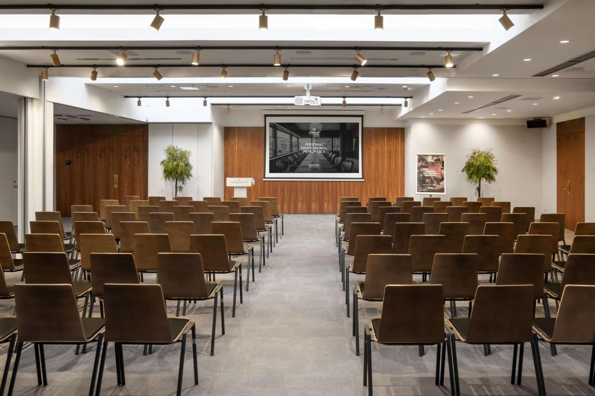 Radisson Collection Astorija Hotel, Vilnius Exterior photo The lecture room